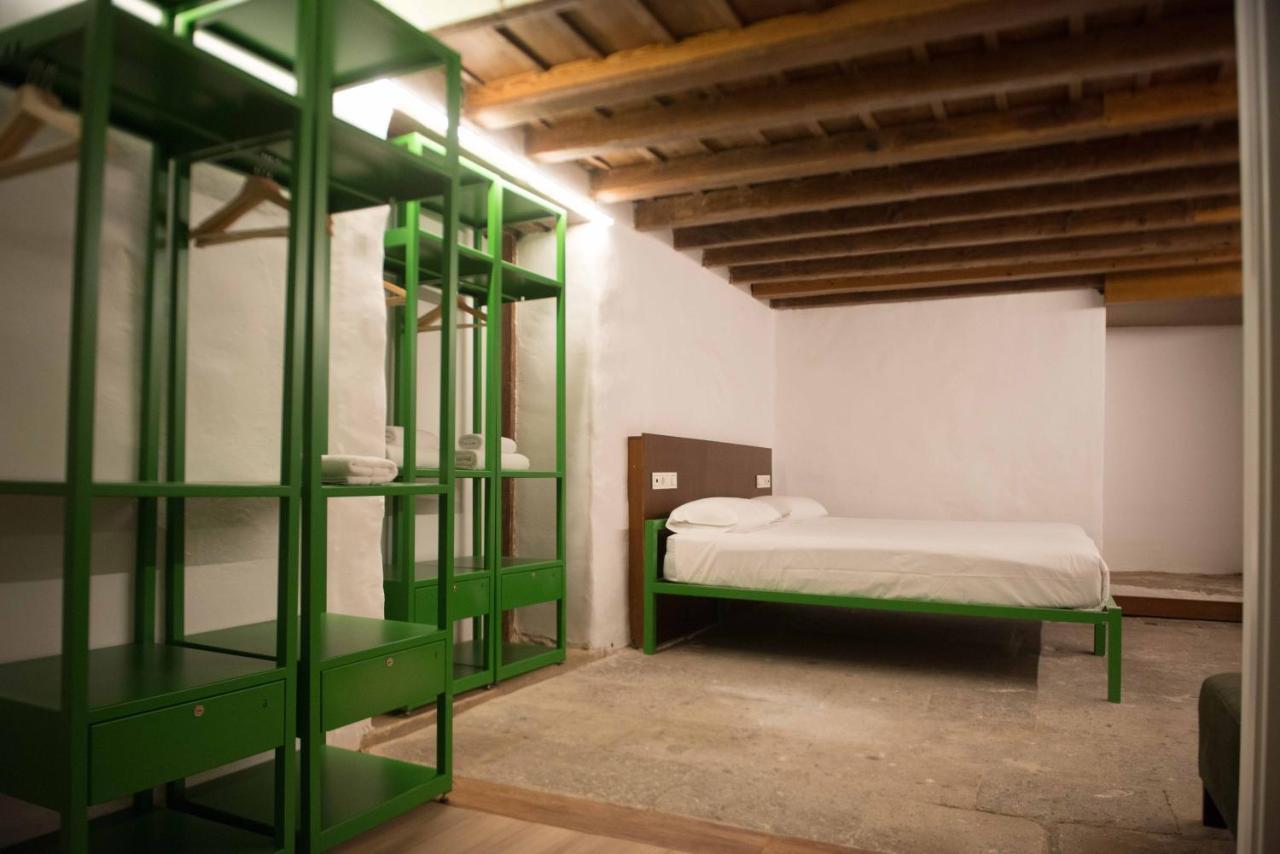 Hostal Jacío House *